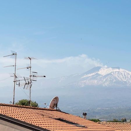 Un Passo Dal Mare Due Dall'Etna Giardini Naxos Eksteriør billede